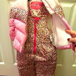 NWT girls, size 12 months snowsuit